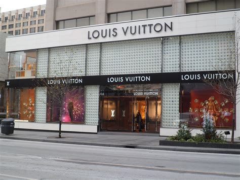 louis vuitton outlet mall locations.